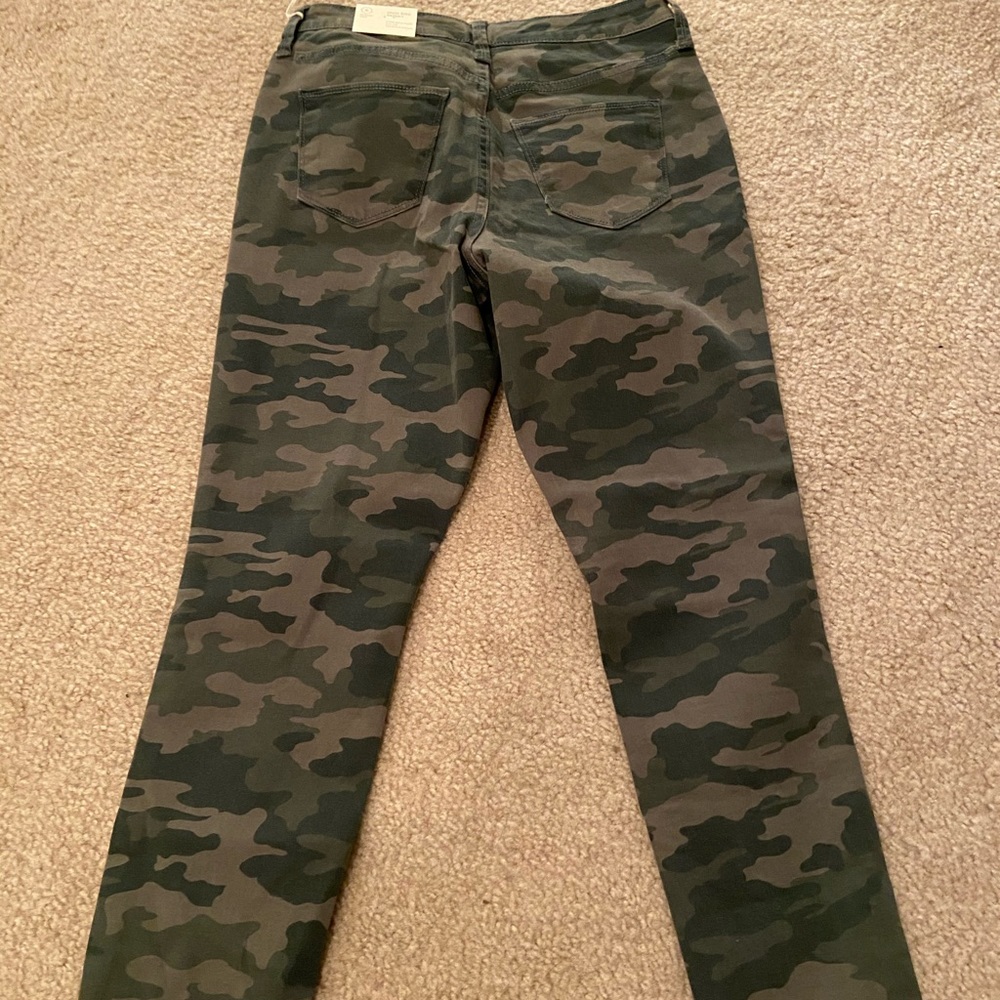 Pants - Picture 3 of 5